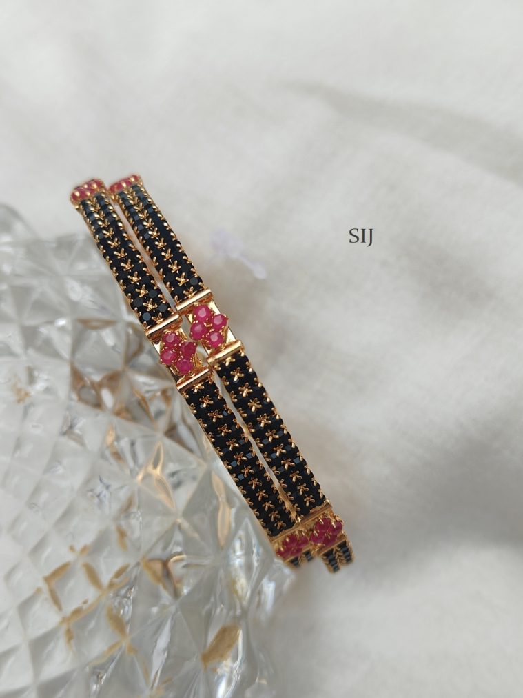 Black Stones Bangles DHEIB02499