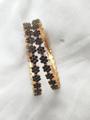 Black Stones Flowers Bangles DHEIB02501