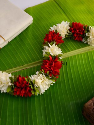 Reusable 16 Inches White With Red Pichi Flower String
