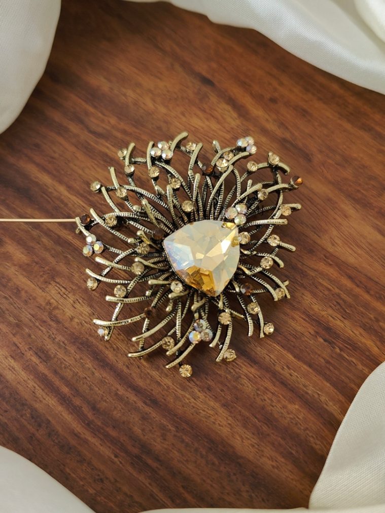 Crystal Saree Brooch AJPIS03191