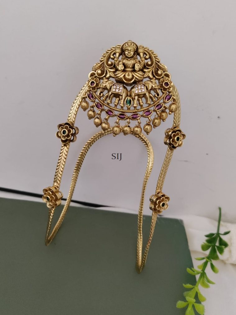 Antique Lakshmi Armlet (Vanki) DEVIAR00637
