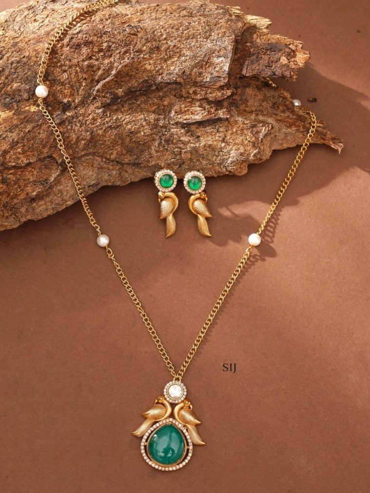 Green Stone Pendant Chain ABDIPC02057