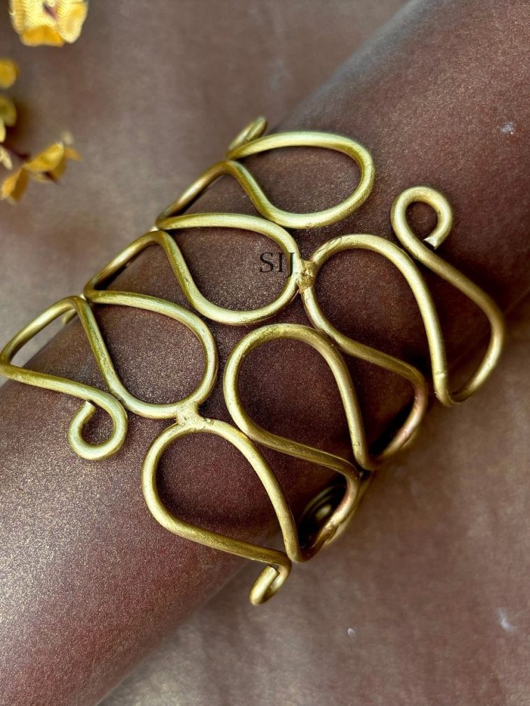 Handcuff Bangle UNFIB00228