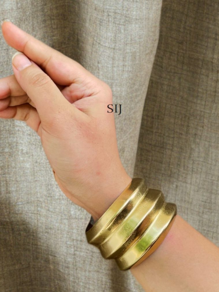 Handcuff Bangle UNFIB00229