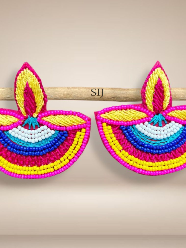 Handmade Earrings UNFIE00234