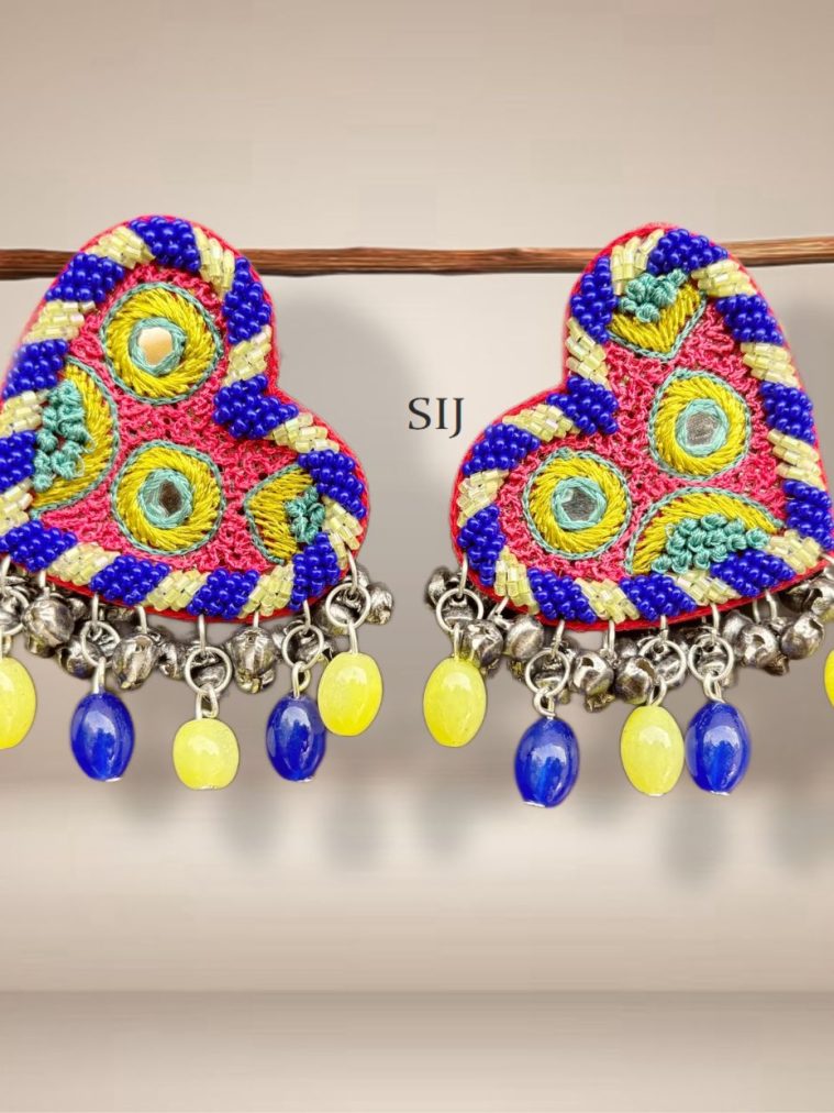 Handmade Earrings UNFIE00236