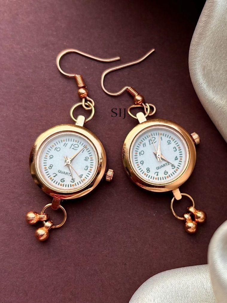 Watch Hook Earrings UNFIE00231