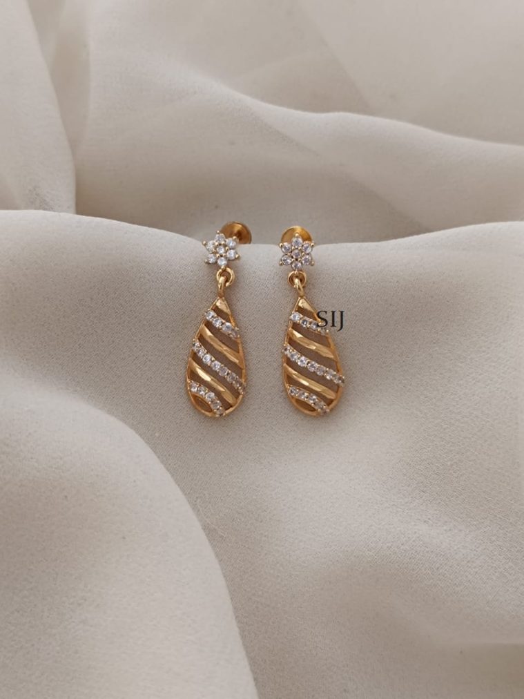 White Stone Antique Screw Back Earrings ARJIE02594