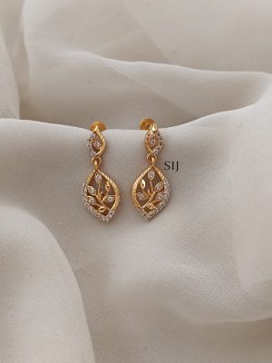 White Stone Antique Screw Back Earrings ARJIE02595