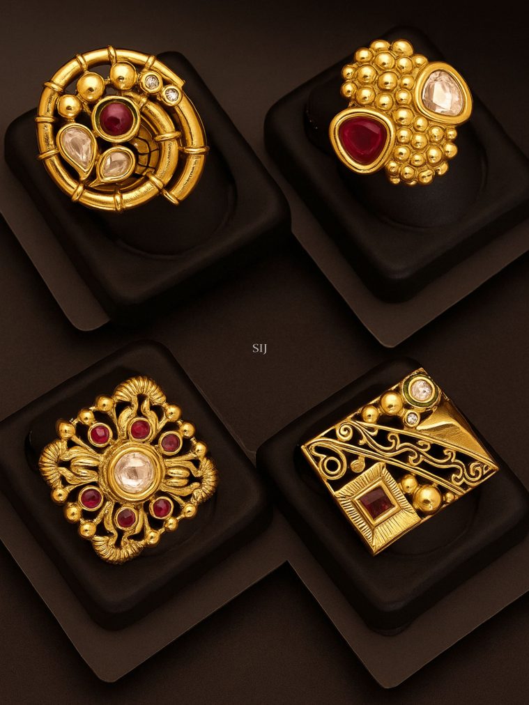 Set of 4 Antique Finger Rings ABDIF02138