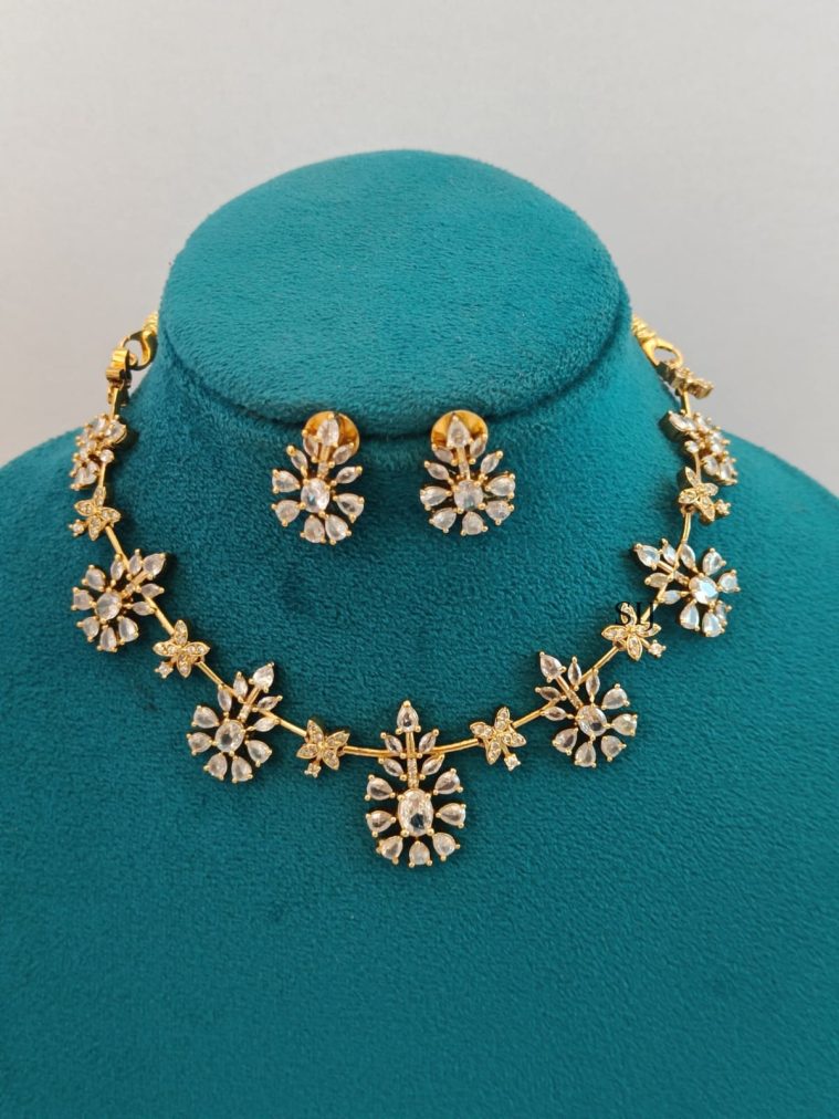 White Stones Flower Necklace LADIN00877