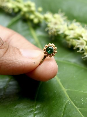 Emerald Nose Pin ACCIPN02374