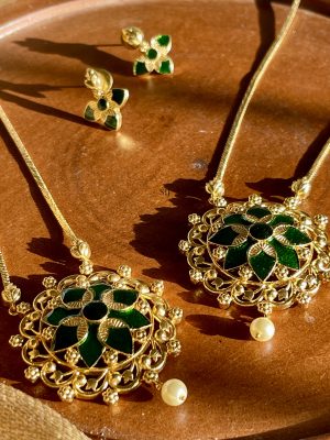 Emerald Pendant Chain VARIPC01136