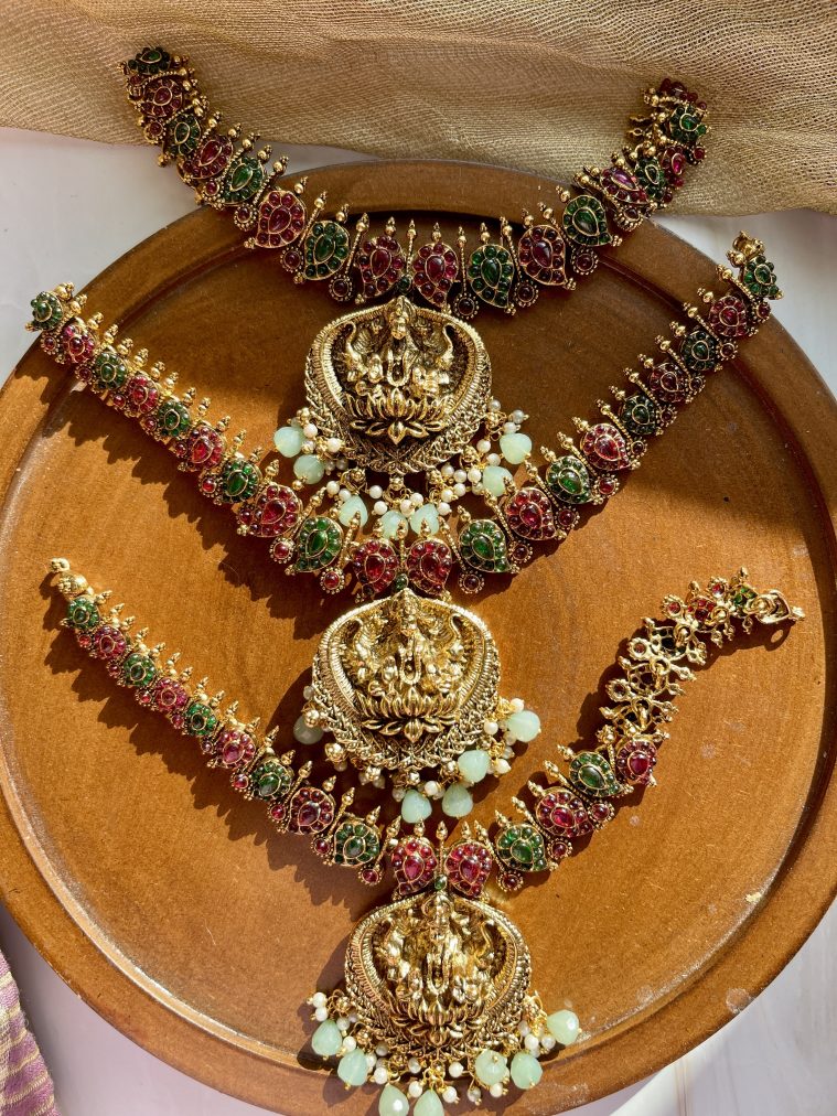 Nakshi Stone Necklace VARIN01137