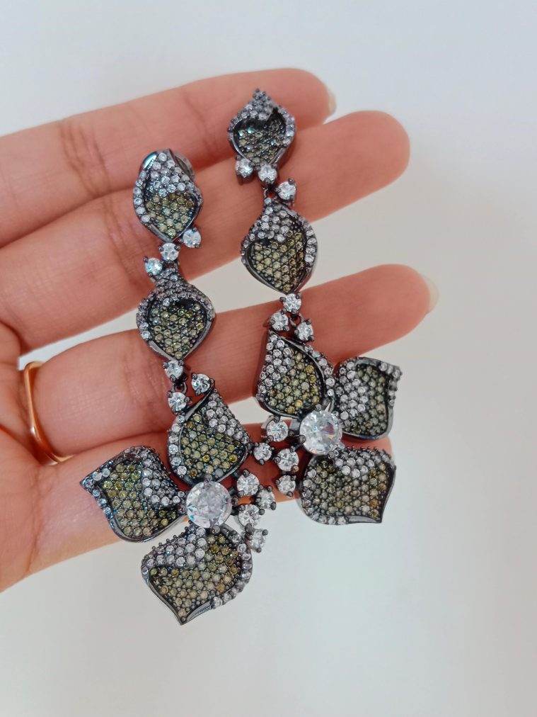 Stone Long Earrings SPAIE02484