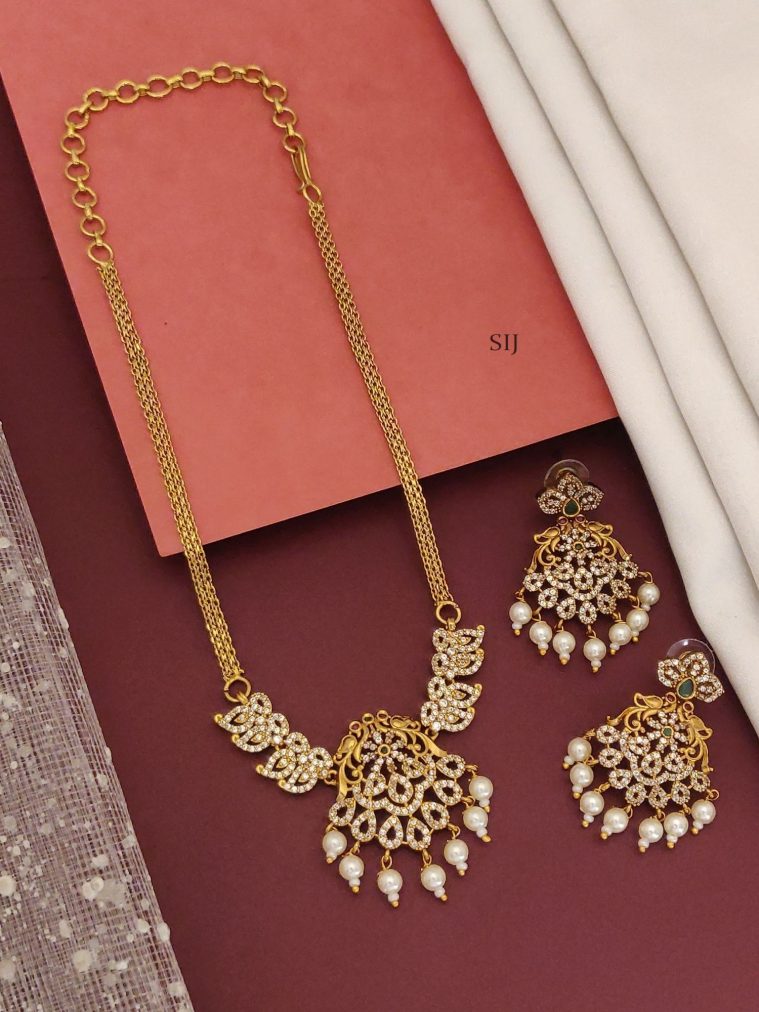 AD Stones Flower Pendant Necklace ABDIN02187