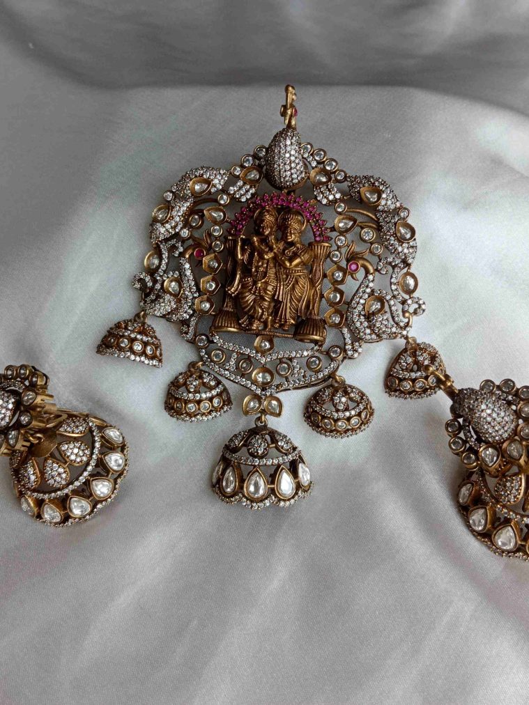 Radha Krishna Victorian Pendant Set SPAIPC02558