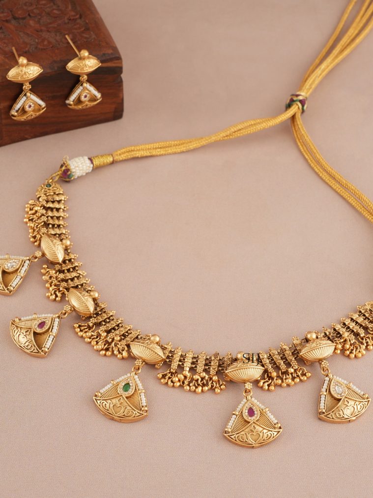 Antique Necklace SMAIN00658