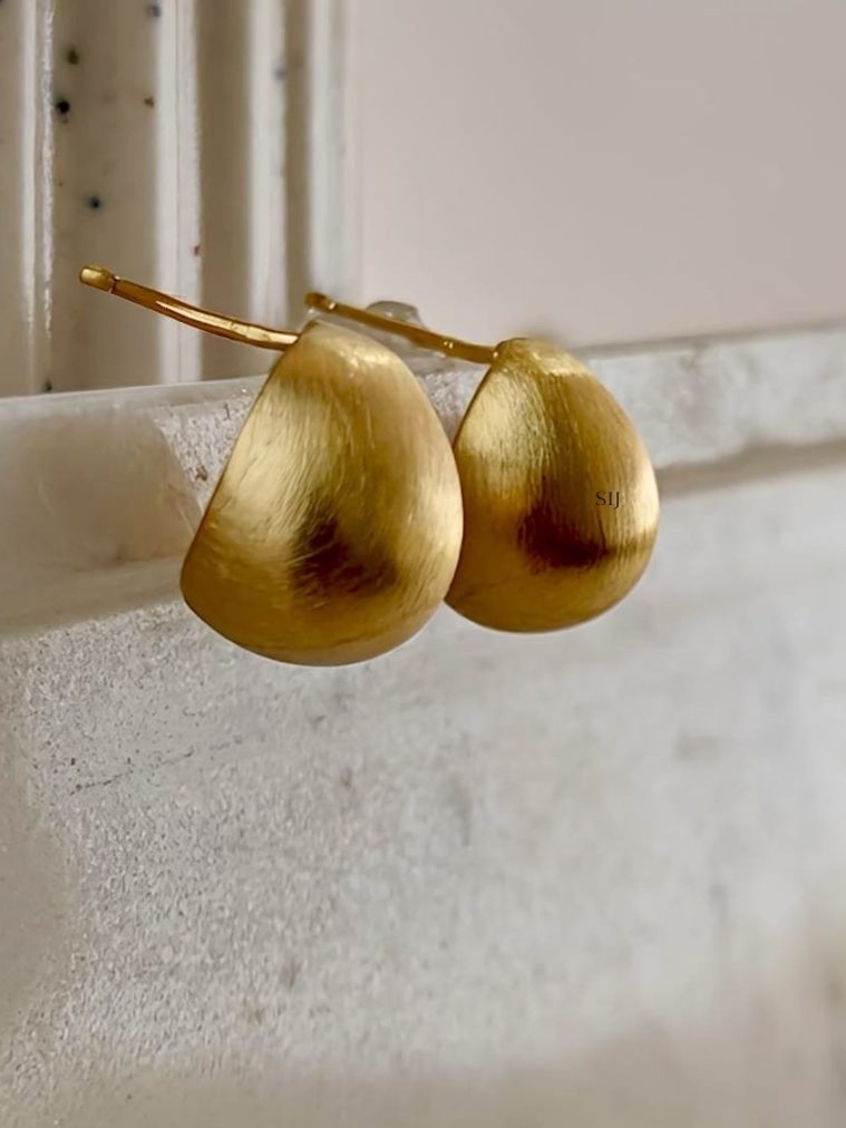Antique Stud Earrings SHADE00705