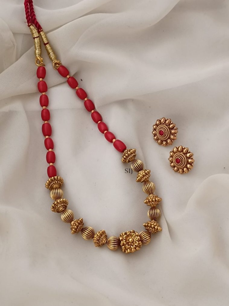 Coral and Gold Beaded Necklace ARJIN02631