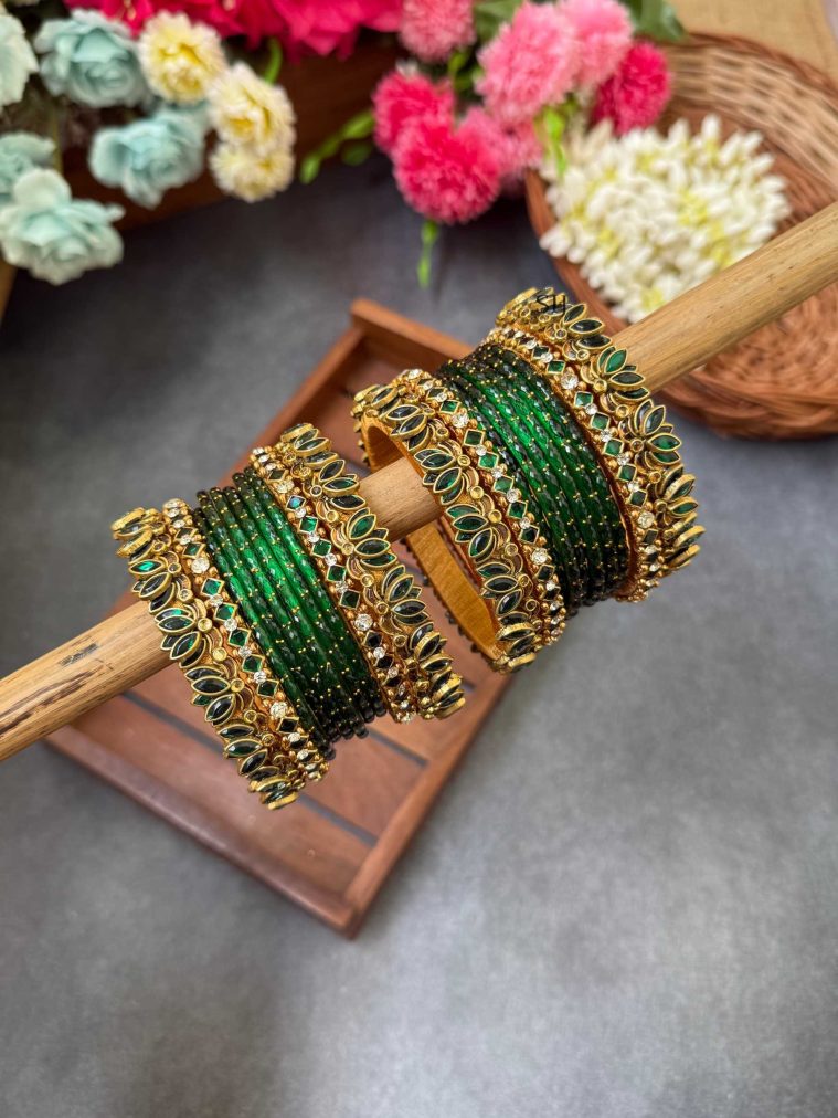 Green Silk Thread Glass Bangles MAAIB0000056