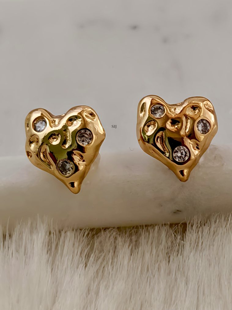 Hammered Heart Stud Earrings SHADE00701