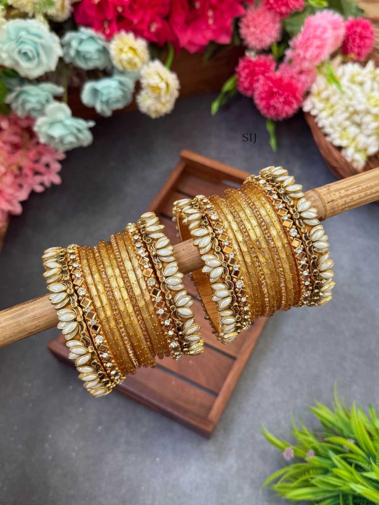 Pearl Gold Silk Thread Glass Bangles MAAIB0000064