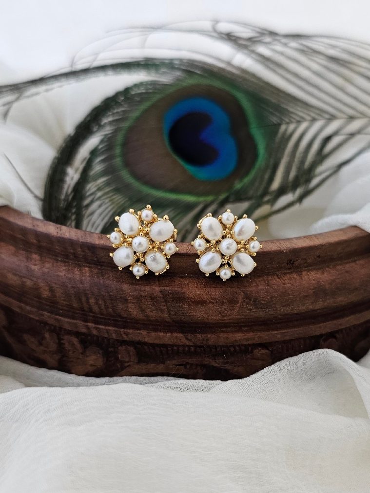 Pearl Stud Earrings CHEIE03113