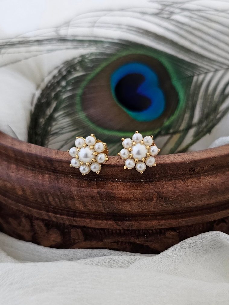 Pearl Stud Earrings CHEIE03115
