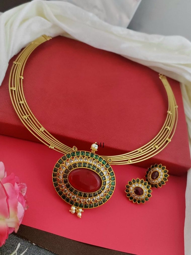 Ruby Pendant Hasli Necklace