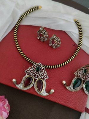 Tiger Claw Hasli Necklace DEVIN00705