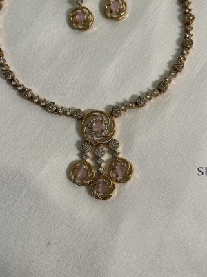 White And Light Pink Stone Necklace DIVIN00870