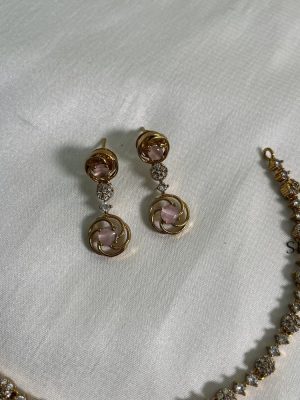 White And Light Pink Stone Necklace DIVIN00870