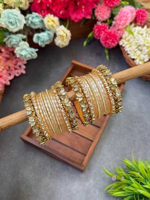 White Silk Thread Glass Bangles MAAIB0000062