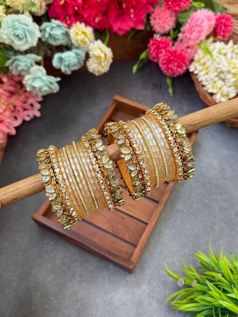 White Silk Thread Glass Bangles MAAIB0000062