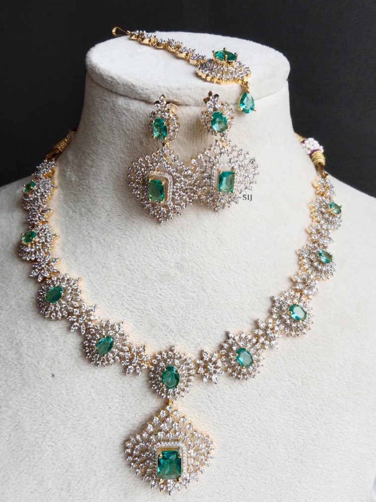 White Stone Necklace with Tikka SPAIN02505
